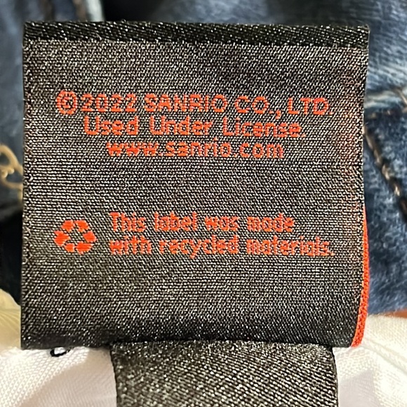 Hello Kitty Lace Woven Button-Up Top - Picture 13 of 16